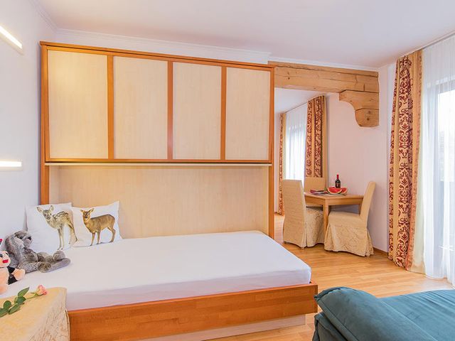 Hotel-Pension-Appartements Ötzmooshof