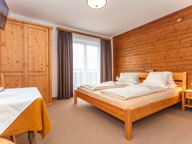 Hölzl Bed & Breakfast