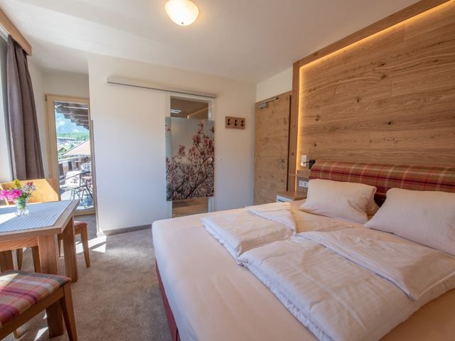 Hölzl Bed & Breakfast